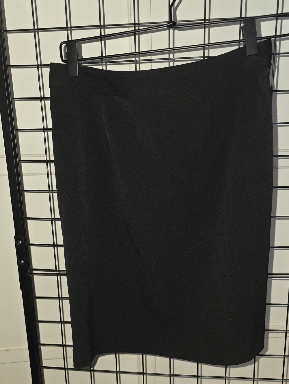 Amanda & Chelsea  Black Pencil Skirt — Sleek Office Staple Size 2